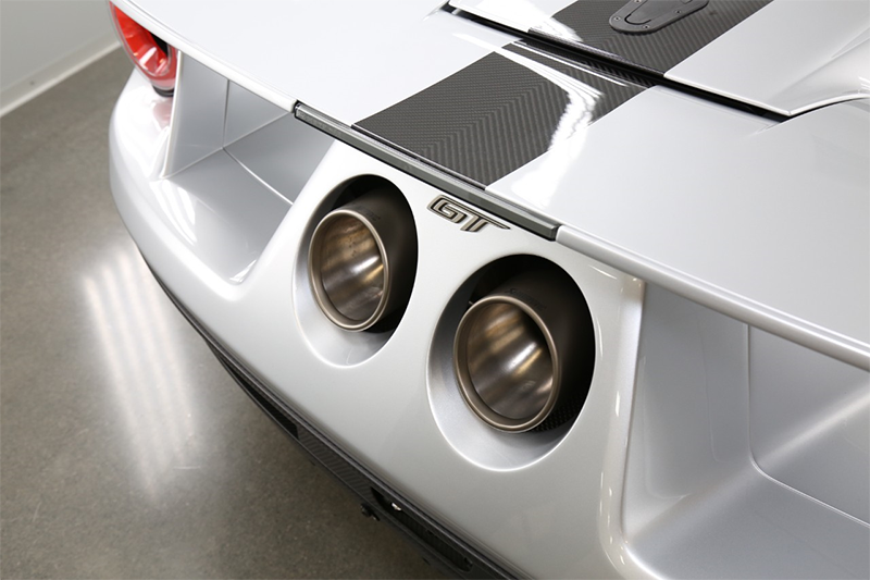 Illustration for article titled The Ford GT Competition Series Looks Like A No-Frills Ferrari Killer
